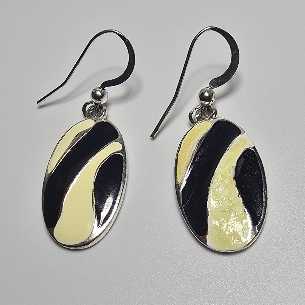 Vintage Black and Pale Yellow Oval Drop Earrings
